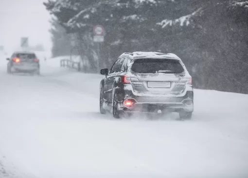 نکات بسیار مهم درباره رانندگی در برف و یخبندان که باید بدانید!