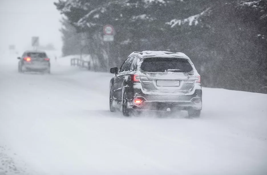 نکات بسیار مهم درباره رانندگی در برف و یخبندان که باید بدانید!